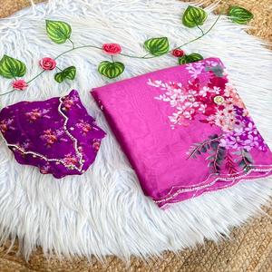 Sari en soie Teby pure et douce avec de magnifiques motifs floraux et broderies Moti faites à la main, bordure épaisse, séchage rapide et sans plis, idéal pour les occasions festives - Product Image 1