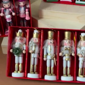 โมเดลทหารนัทแครกเกอร์ไม้สไตล์ใหม่ข้ามพรมแดน-ของตกแต่งคริสต์มาสของขวัญเล็กๆของประดับหน้าต่าง/เดสก์ท็อป - Product Image 1