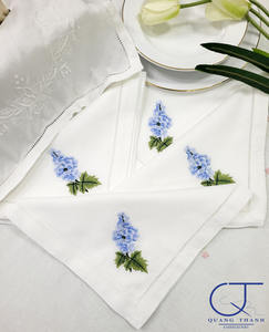 Haute qualité brodé bleu Floral Design dîner serviette blanc coton ourlet nappe pour mariages maison hôtels événements - Product Image 3