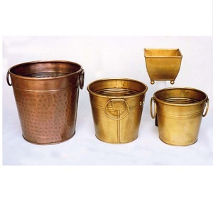 Macetas de Hierro con Diseño Precioso, Macetero de Metal Curvado a Mano, Macetas Decorativas para Decoración del Hogar y Jardín - Product Image 1