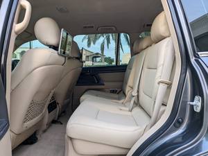 AUTO USADO TOYOTA LAND CRUISER GXR 2014, MOTOR 4.0L 200HP, 0KM, 7 ASIENTOS, 6 CILINDROS, TRANSMISIÓN AUTOMÁTICA - Product Image 4