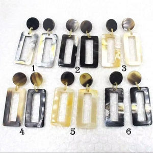 Pendientes de Cuerno de Búfalo para Niñas, Pendientes de Mujer, Joyería de Cuerno, Cuerno Natural para Mujer, Alta Calidad - Product Image 1