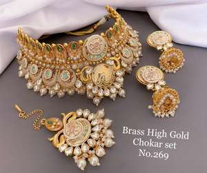 ชุดโชคเกอร์ชุบทองล่าสุดสำหรับผู้หญิงเครื่องประดับทองเหลืองแฟนซีพร้อมเพทายและไข่มุกเทียม - Product Image 2