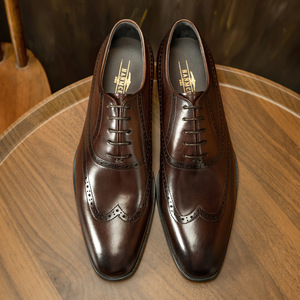 Zapatos Oxford Brogue para hombre, de cuero genuino de vaca, calzado formal de negocios para oficina, bodas y ocasiones diarias. - Product Image 1