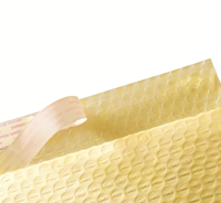 Enveloppe à bulles jaune imperméable et antichoc avec fermeture auto-adhésive pour l'expédition transfrontalière de matériel, cadeaux et petits articles