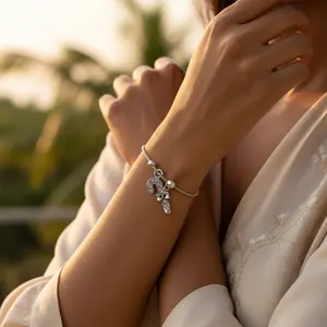 Colgante de Plata 925 con Diseño de Bastón de Caramelo, Chapado en Rodio, Joyería Navideña Vintage con Diamantes y Circonitas para Fiestas - Product Image 3