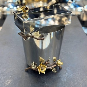 กล่องใส่กระดาษทิชชูโลหะขัดเงา ดีไซน์ลายดอกไม้ทองคำแฟนซี สไตล์ใบแปะก๊วย งานแฮนด์เมด คลาสสิก เหมาะสำหรับร้านอาหารและโรงแรม - Product Image 1