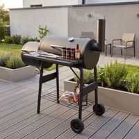 Barbecue à charbon de bois de type tonneau Grill Factory, petit modèle pour patio extérieur, avec fumoir décalé et roues, idéal pour les rassemblements de week-end dans le jardin