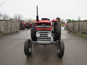 รถแทรกเตอร์ฟาร์ม Massey Ferguson 165 สีแดง สภาพดี 65 แรงม้า ขับเคลื่อน 2 ล้อ เกียร์ธรรมดา สำหรับเครื่องยนต์ดีเซล พร้อมอะไหล่หลัก - Product Image 4
