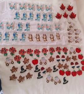 Boucles d'oreilles créoles en résine rustique bohème faites à la main pour femmes, style vintage personnalisé, motif floral, pour mariage et soirée - Product Image 6