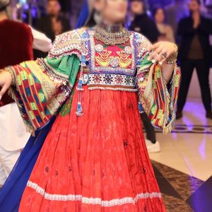 Vestido de terciopelo afgano tradicional bordado para mujer Salwar Kameez hecho a mano para fiestas de boda Vestido de algodón de tamaño personalizado - Product Image 2