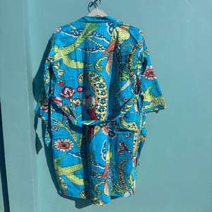 แจ็กเก็ต Kantha สไตล์กิโมโนญี่ปุ่นทำด้วยมือลายนกยูงลายดอกไม้ผ้าฝ้ายระบายอากาศน้ำหนักเบา - Product Image 5