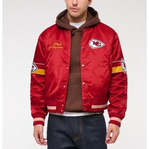 Fabricants en gros de vestes de baseball en satin brodées personnalisées pour hommes, veste universitaire, veste brodée avec casque, personnalisation du nom - Product Image 5