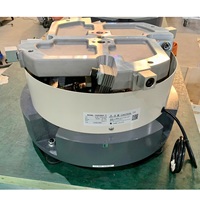 SANKI CA-390 Großer Vibrationsförderer für Fertigungsanlagen 200 kW Leistung 220V 93kg 1 Jahr Garantie Neuzustand