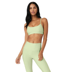 Vente en gros de vêtements de fitness pour femmes couleur menthe ensemble yoga en polyester et spandex pour femmes soutien-gorge basique à 2 bretelles avec leggings de yoga - Product Image 5