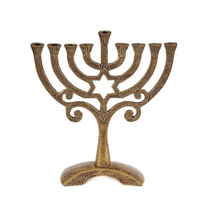 Bougeoir en métal menorah fantaisie au design traditionnel classique et élégant dernière arrivée bougeoir en métal fait à la main au prix de gros - Product Image 1