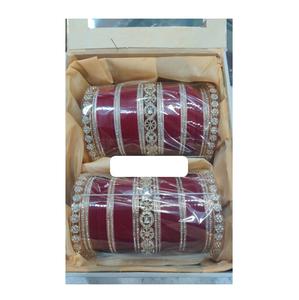 Suministro Directo de Fábrica, Conjunto de Chuda Nupcial Rojo y Blanco de Diseñador, Perfecto para el Look de la Novia, Disponible a un Precio Accesible desde India - Product Image 1