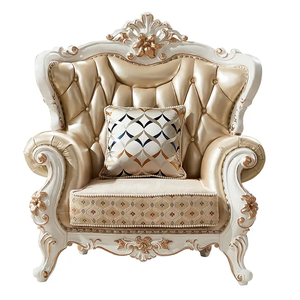 Conjunto clásico de lujo de sofá y sillón de madera tallada con tapicería de cuero o tela capitoné para sala de estar - Product Image 4