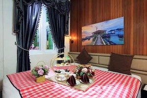 ที่วางเค้กทำจากไม้และเรซิ่นที่ตกแต่งอย่างหรูหราแท่นวางขนมหวานสำหรับงานเลี้ยงวันเกิดงานแต่งงานและห้องครัวในบ้านแบบทันสมัยใช้จากอินเดีย - Product Image 4