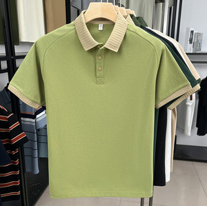 Nouveau T-shirt décontracté de luxe pour hommes version coréenne d'été OEM ODM pour polo à manches courtes avec revers contrasté de couleur d'épaule pour polo - Product Image 1