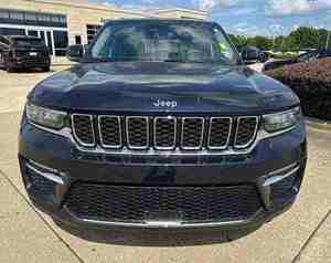 Jeep Grand Cherokee Limited 4WD 2024, Volante a la Izquierda, Asientos de Cuero, Interior Oscuro, Llantas de Aleación, Navegación - Product Image 1