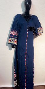 Robe courte d'été bohème en coton biologique Robe à manches ballons grande taille brodée Robe blanche et bleue avec broderie - Product Image 5