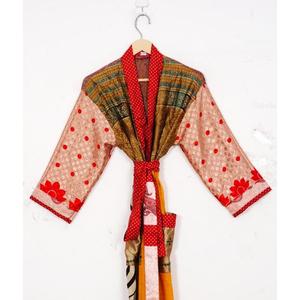 Robe de nuit longue en soie recyclée indienne pour femmes Kimono élégant Vintage Patchwork Design respirant avant vacances luxe - Product Image 6