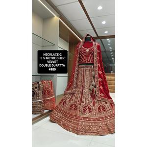 Proveedor indio de terciopelo hecho a mano Lehenga Choli con bordado de diseño moderno para Aniversario de exportador indio - Product Image 4