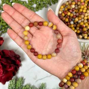 Bracelet en perles de jaspe naturel Mookaite Forme de boule à la mode pour l'alignement des chakras Cadeau parfait pour les fiançailles - Product Image 1