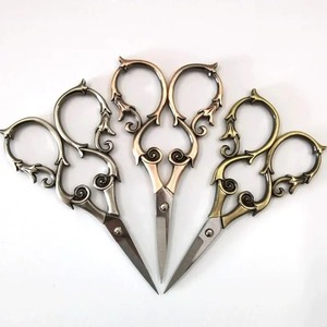 Ciseaux de haute qualité pour la broderie, le point de croix, avec logo personnalisé, style rétro européen vintage, pour la manucure - Product Image 2