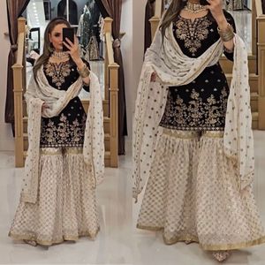 Nuevo diseño paquistaní Salwar Kameez traje bordado con Dupatta a juego para un aspecto elegante a los mejores precios de la <span class=keywords><strong>India</strong></span> - Product Image 4