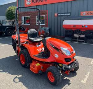 Tractor de Ruedas Kubota GR2120 4WD de 70HP con Bomba y Caja de Cambios - Product Image 3