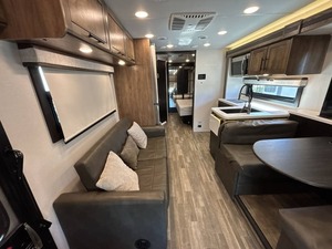 Jayco S-e-n-e-c-a X-t-32U d'occasion 2023 prêt à être vendu - Product Image 2