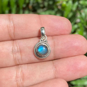 Bleu feu Labradorite Vintage plaqué or 925 argent Sterling fait à la main rond pierre précieuse Designer pendentif pour les femmes - Product Image 1