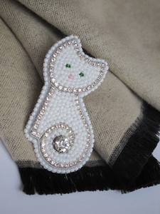 Boucles d'oreilles pendantes en ananas perlé à la main avec charme tropical pour femme - Product Image 4