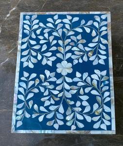 Caja de Joyería Artesanal de Lujo Ecológica con Incrustaciones de Índigo y Hueso, Diseño Floral Único, Bellamente Pulida, Estilo Náutico Europeo - Product Image 3