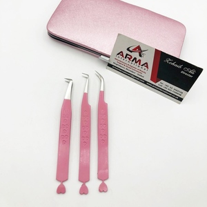 Pinzas de pestañas de volumen de 90 grados con revestimiento rosa, pinzas de extensión de pestañas planas con logotipo personalizado, punta suave con estampado de corazón sostenible CNC - Product Image 4