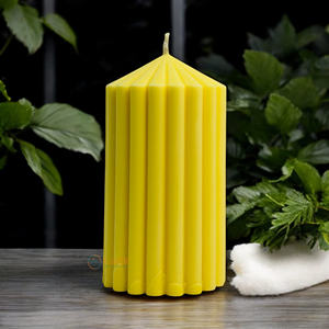 Vela de pilar de cera de soja festiva de 4,5 \ "para Navidad, Halloween, Pascua y Diwali para bodas, decoración del hogar, regalos y eventos - Product Image 1