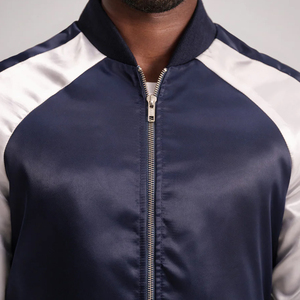 Chaqueta universitaria de invierno azul y blanca, forro de poliéster acolchado de satén, cierre de cremallera, cuello levantado, puños de punto acanalados - Product Image 6