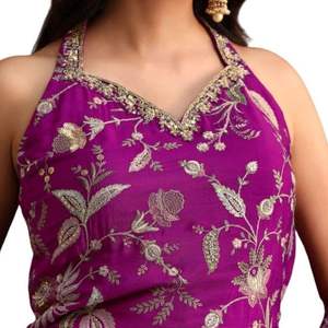 Ensemble Salwar Kameez en soie Resham violette de créateur, richement brodé, avec dupatta, pour femmes, mariages, cérémonies culturelles, fêtes - Product Image 5
