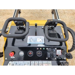 AGROTK CRT23 2024 Minicargadora de dirección deslizante nueva, cargadora frontal de 2-3 toneladas de capacidad, movimiento sobre orugas, accesorio de cucharón, motor - Product Image 3