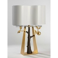 Lampe de table à base en bois artisanale de conception antique avec abat-jour doux idéal pour le bureau à domicile classique ou l'espace d'étude