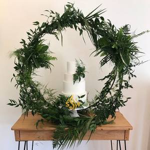 แท่นวางเค้กโลหะดีไซน์แบบแฮนด์เมดแท่นวางเค้กดีไซน์แบบชาวยุโรปสมัยใหม่ดีไซน์แบบหรูหราดีไซน์แบบชาวยุโรป - Product Image 1