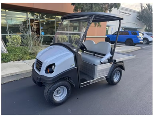 Carrito de Golf Eléctrico Club Car Carryall 300 2026 Más Vendido - Vehículo Utilitario de Plataforma Plana - Descuento Exclusivo del 50% - Product Image 1