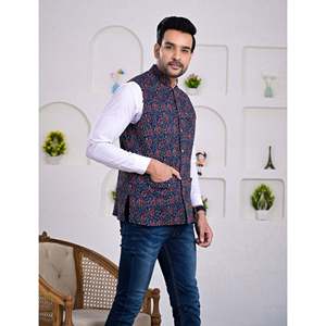 เสื้อแจ็คเก็ตลำลองผู้ชายสำหรับฤดูหนาว ผ้าฝ้าย 100% ลายพิมพ์บล็อก ตกแต่งกระดุม กันน้ำ มีซิป ปักลาย มีฮู้ด ไซส์ XS - Product Image 3