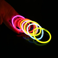Lot de 100 Bâtons Lumineux Néon pour Fête, Bracelets et Colliers Fluorescents pour Mariage, Noël et Décoration de Fête