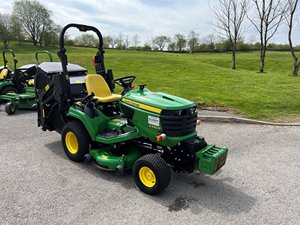 Tondeuse à gazon d'occasion Johnn Deere X950R à vendre Tondeuse commerciale diesel avec collecteur d'herbe et entraînement hydrostatique - Product Image 4