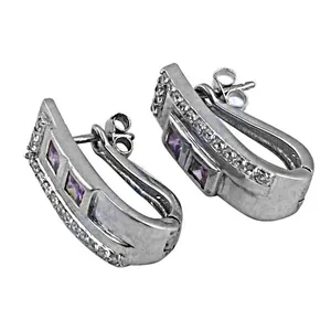 Boucles d'oreilles Huggie en argent 925 avec améthyste pour femme, style géométrique classique, serties en canal, bijoux pour le quotidien - Product Image 1