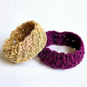 Pulsera de punto sencilla e informal, diseño limpio, material de punto suave, ideal para uso diario y estilo. - Product Image 3