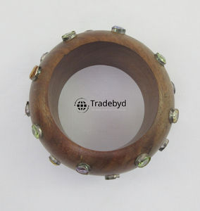 Brazaletes de madera unisex de calidad premium Eco Chic para uso diario y regalar joyas ligeras de Tradebyd - Product Image 5